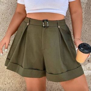 SHEIN LUNE Plus Fold Pleated Roll Up Hem Belted High Waist Wide Leg Olive Shorts